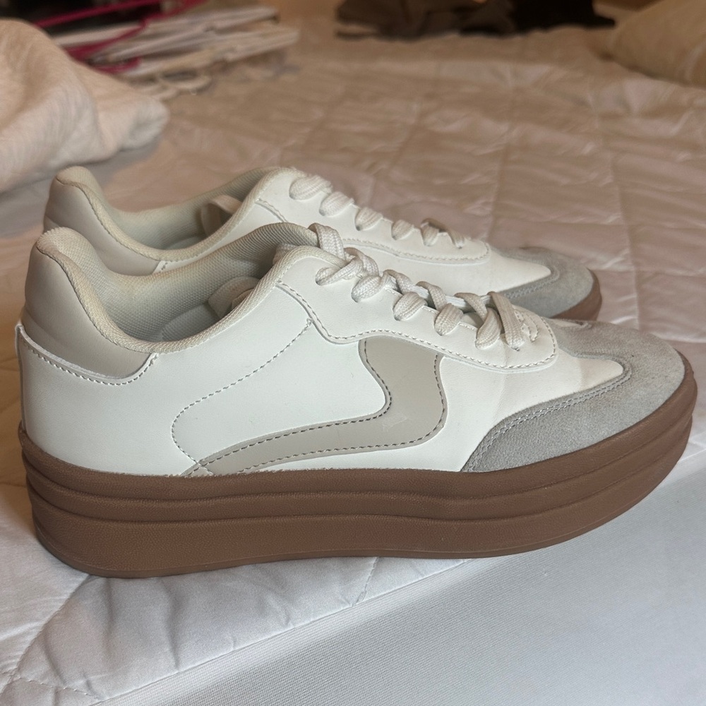 TOP Moda Women's White and Brown Sneakers